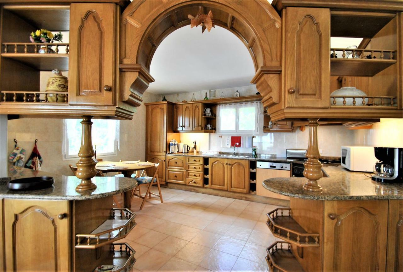 Holiday Villa In 10 Min From Fuengirola Beach With Sea Views Pool Bbq Parking Wifi Aircon Big Garden มิฮาส ภายนอก รูปภาพ