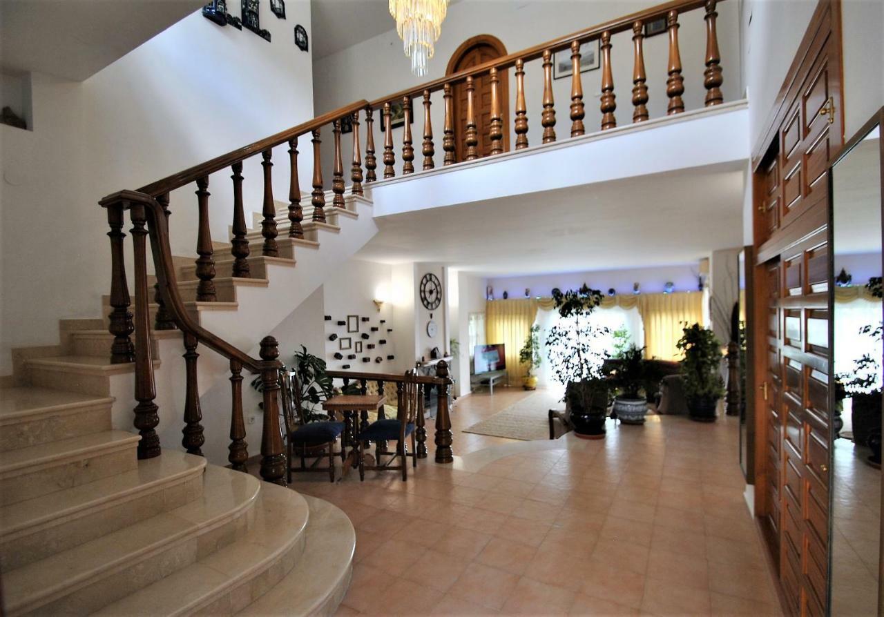 Holiday Villa In 10 Min From Fuengirola Beach With Sea Views Pool Bbq Parking Wifi Aircon Big Garden มิฮาส ภายนอก รูปภาพ
