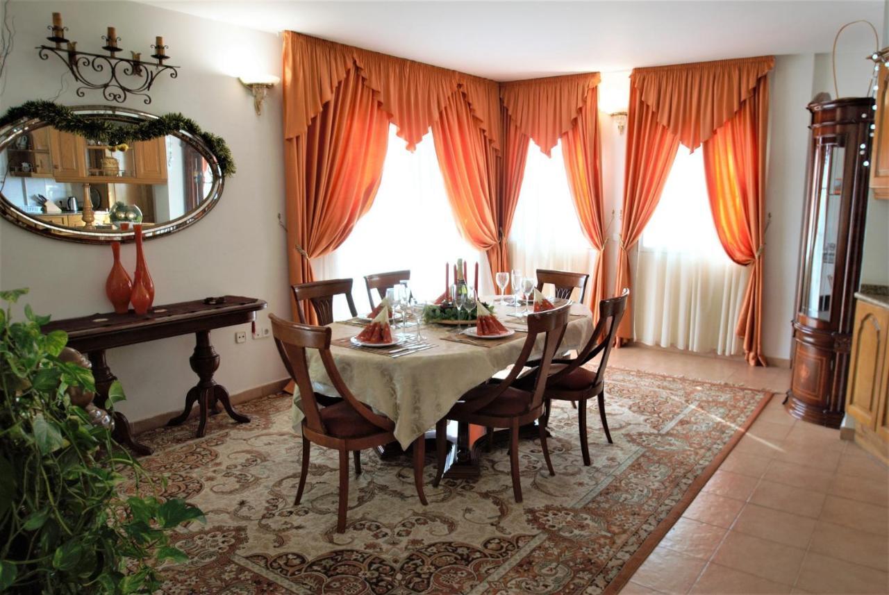 Holiday Villa In 10 Min From Fuengirola Beach With Sea Views Pool Bbq Parking Wifi Aircon Big Garden มิฮาส ภายนอก รูปภาพ